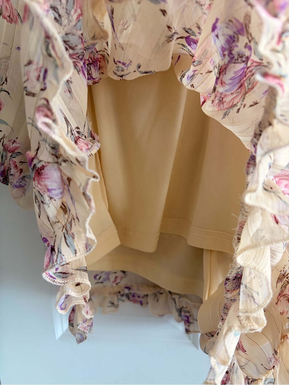 Floral Ruffle Long-Sleeve Romper - Picture 7 of 10